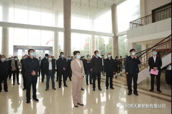焦作市委書記葛巧紅一行蒞臨公司參觀指導工作